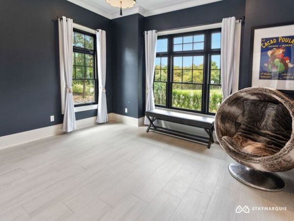 Hamptons Home 1020606