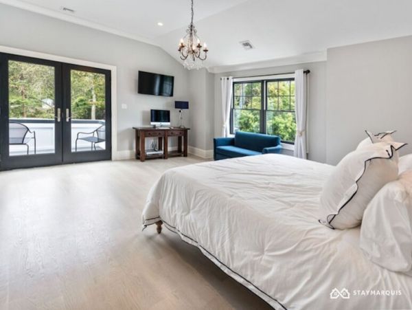 Hamptons Home 1020606