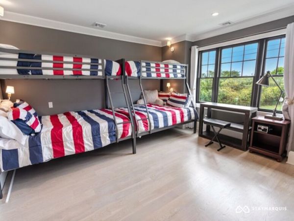 Hamptons Home 1020606