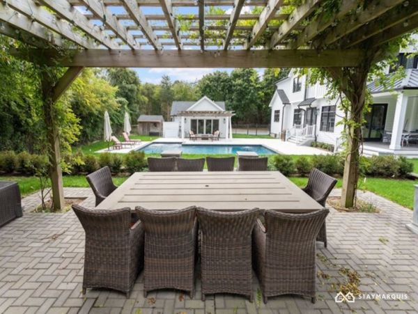 Hamptons Home 1020606