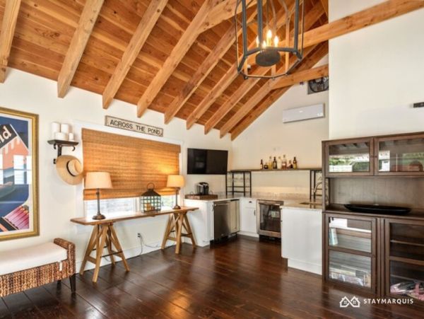 Hamptons Home 1020606