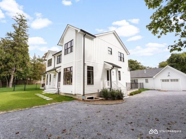 Hamptons Home 1020606
