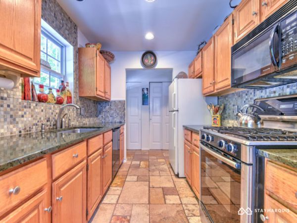 Hamptons Home 1020611