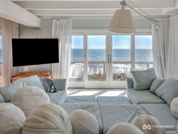 Hamptons Home 1020613