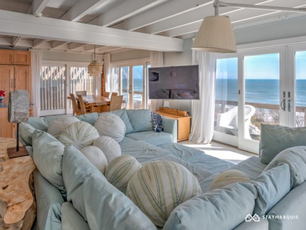 Hamptons Home 1020613