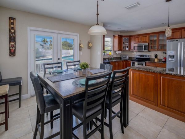 Three bedroom Private Home with Salt Water Pool