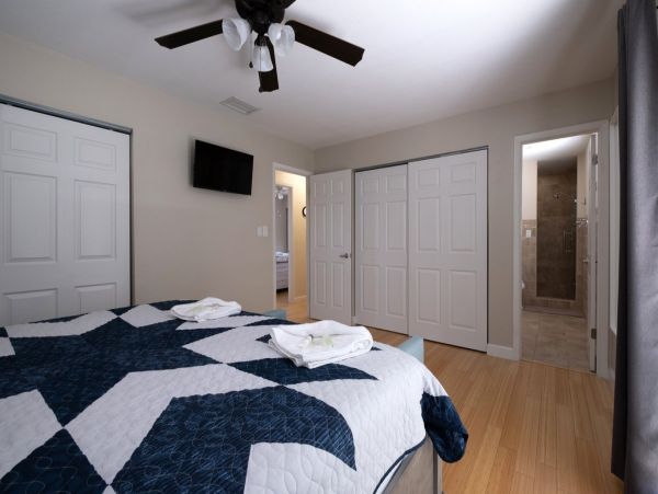 Three bedroom Private Home with Salt Water Pool