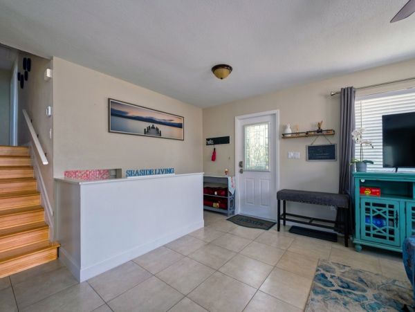 Three bedroom Private Home with Salt Water Pool
