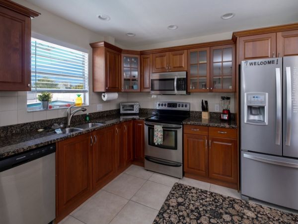 Three bedroom Private Home with Salt Water Pool