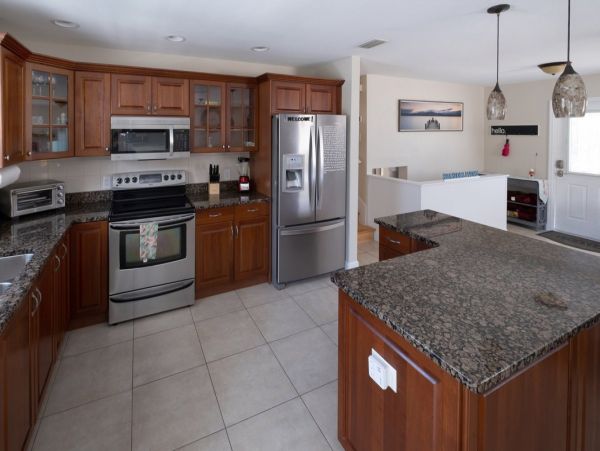 Three bedroom Private Home with Salt Water Pool