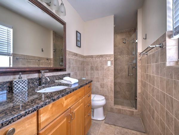 Three bedroom Private Home with Salt Water Pool