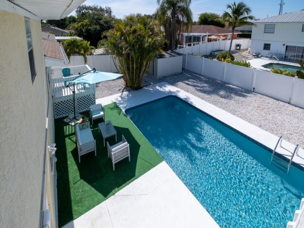 Three bedroom Private Home with Salt Water Pool
