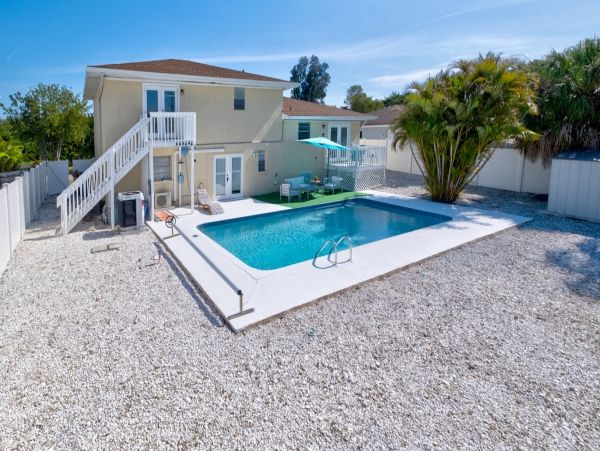 Three bedroom Private Home with Salt Water Pool