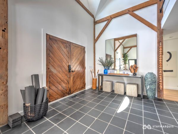 Hamptons Home 1020616