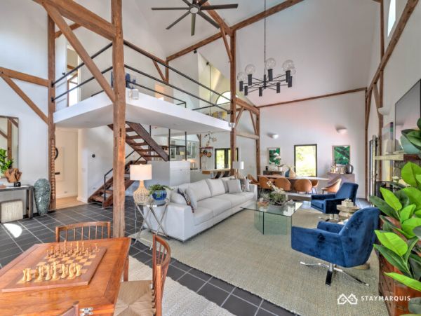 Hamptons Home 1020616