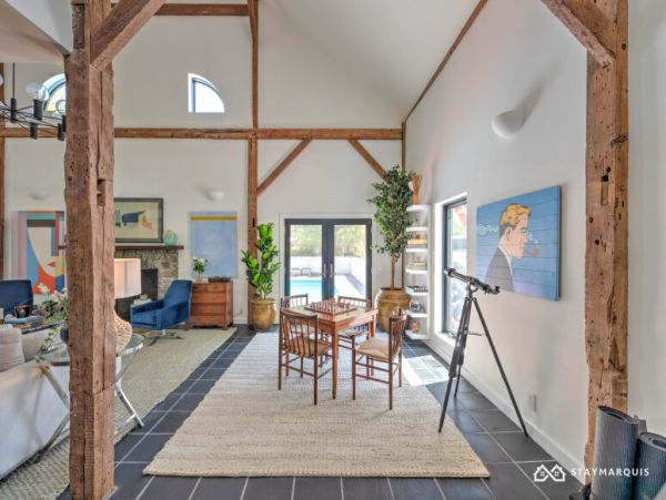 Hamptons Home 1020616
