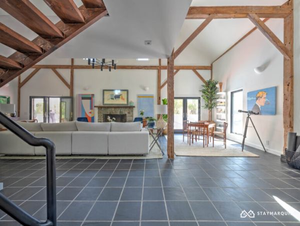 Hamptons Home 1020616