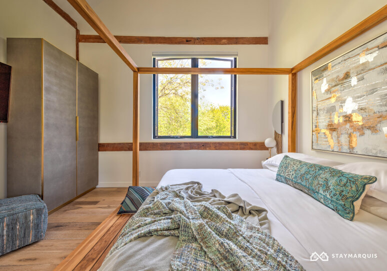 Hamptons Home 1020616