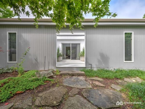 Hamptons Home 1020621