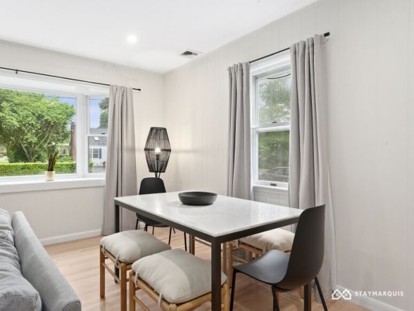 Hamptons Home 1020624