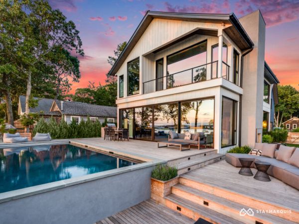 Hamptons Home 1020625