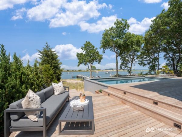 Hamptons Home 1020625