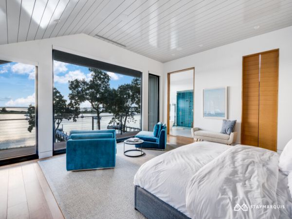 Hamptons Home 1020625