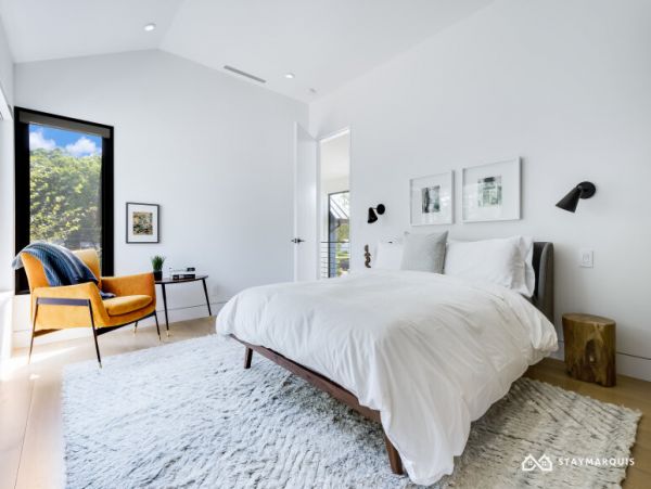 Hamptons Home 1020625