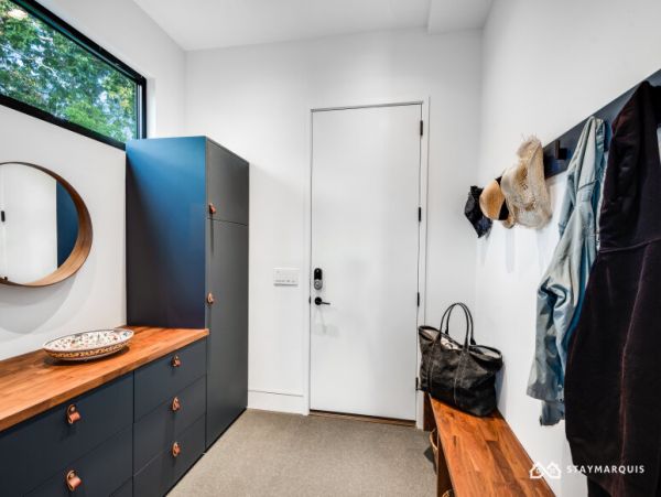 Hamptons Home 1020625