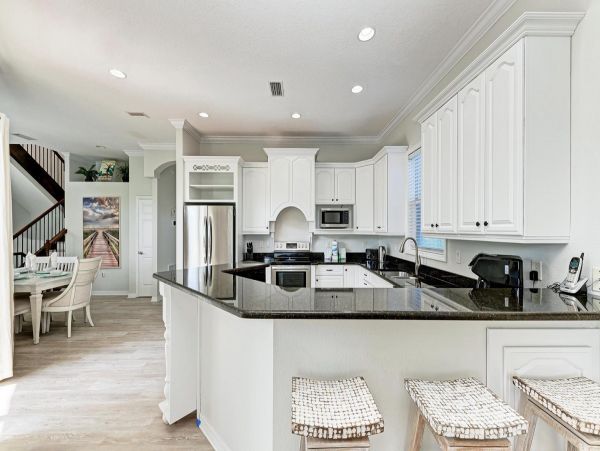 Three Bedroom Pool Vacation Residence on Anna Maria Island