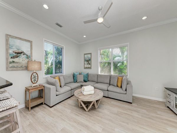 Three Bedroom Pool Vacation Residence on Anna Maria Island