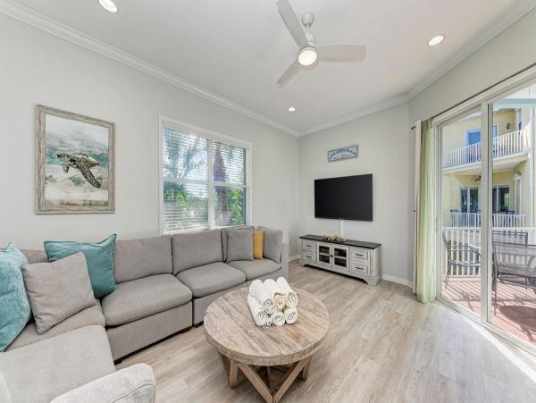 Three Bedroom Pool Vacation Residence on Anna Maria Island