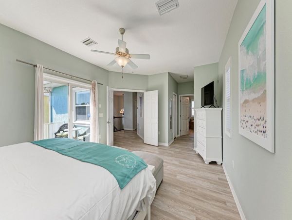 Three Bedroom Pool Vacation Residence on Anna Maria Island