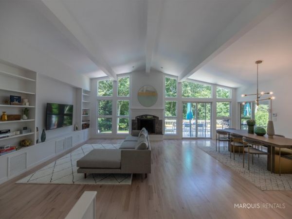 Hamptons Home 1020627