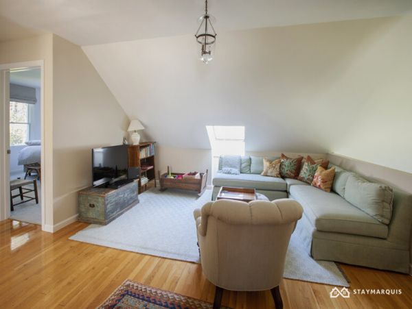 Hamptons Home 1020629