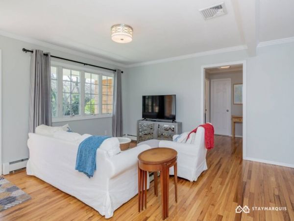 Hamptons Home 1020632
