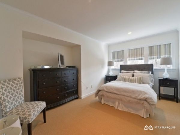 Hamptons Home 1020633