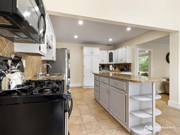 Hamptons Home 1020634
