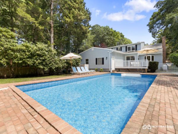 Hamptons Home 1020634