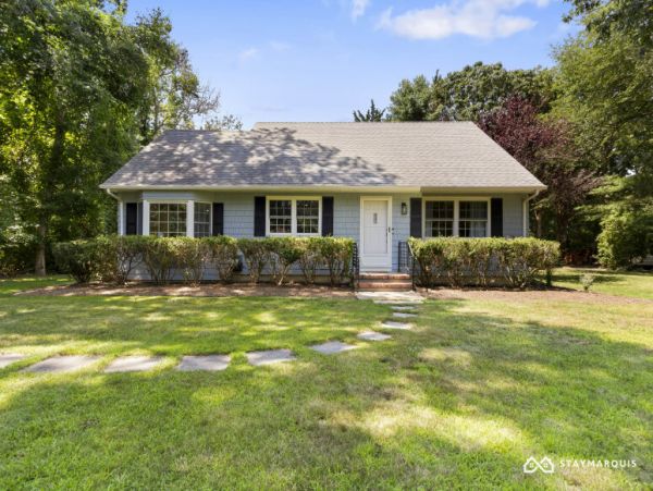 Hamptons Home 1020634