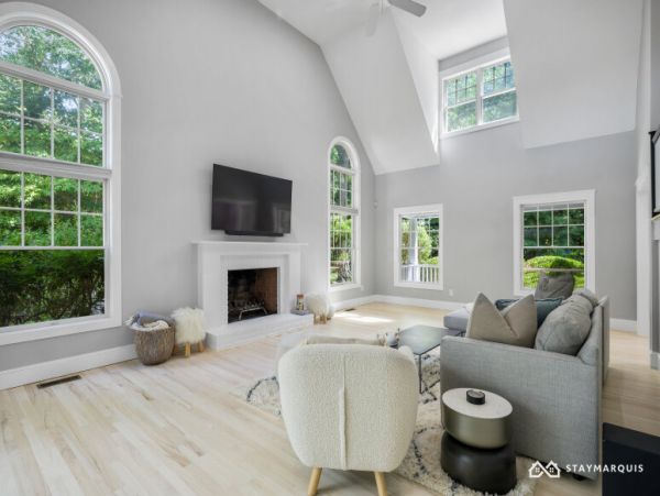 Hamptons Home 1020635