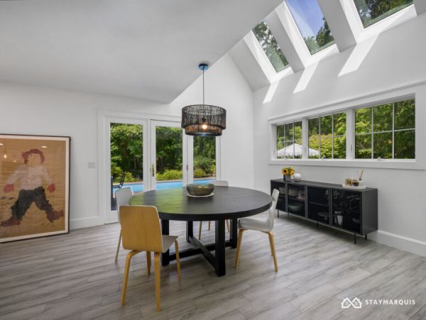 Hamptons Home 1020635