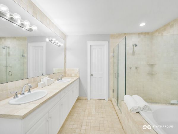 Hamptons Home 1020635