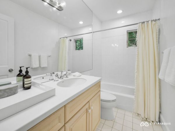 Hamptons Home 1020635