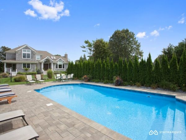 Hamptons Home 1020638