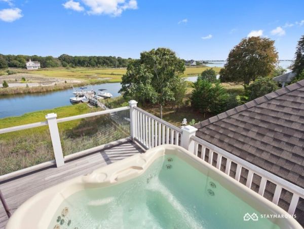 Hamptons Home 1020638