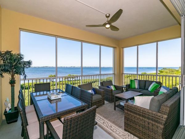 Bradenton Condo with 3 Bedrooms Sleeps 7 Drive to Beach