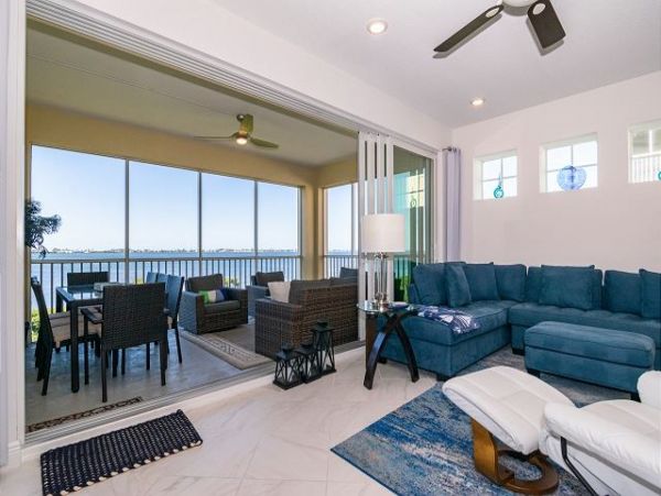 Bradenton Condo with 3 Bedrooms Sleeps 7 Drive to Beach