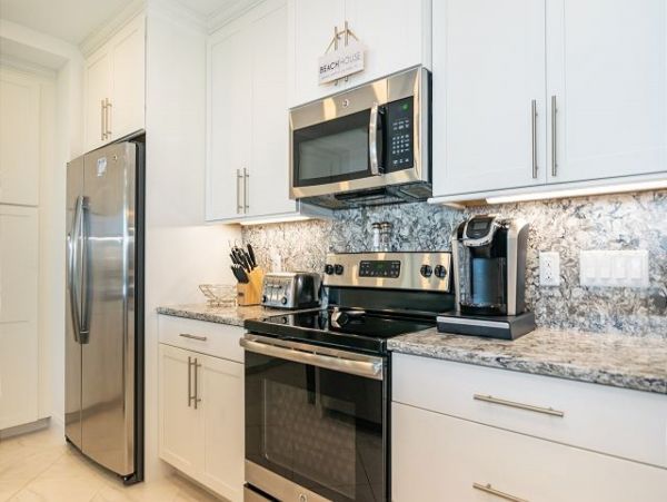 Bradenton Condo with 3 Bedrooms Sleeps 7 Drive to Beach
