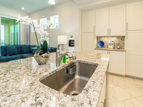 Bradenton Condo with 3 Bedrooms Sleeps 7 Drive to Beach